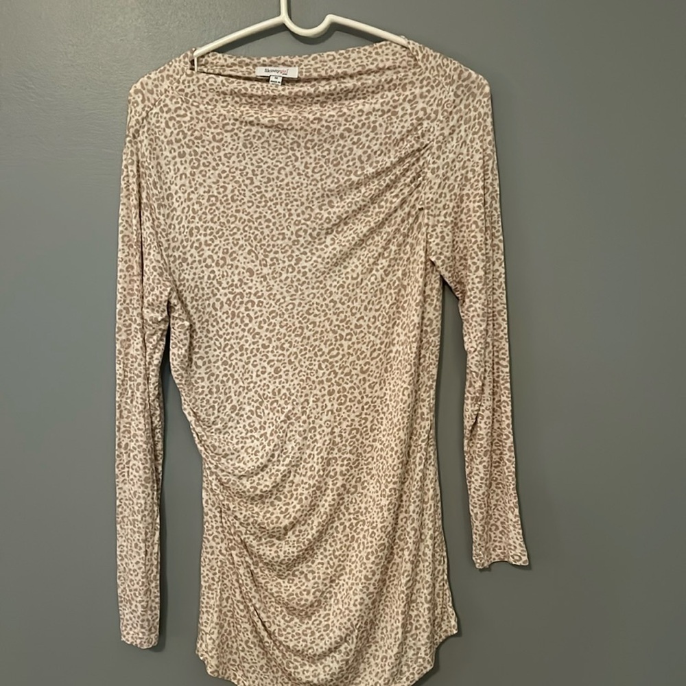 Long sleeve pink /tan camel shirt . With cowl neck .size medium